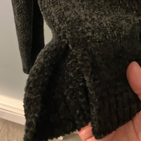 NWT Basic Editions Black Velour V-Neck Sweater Size Large - Picture 7 of 8